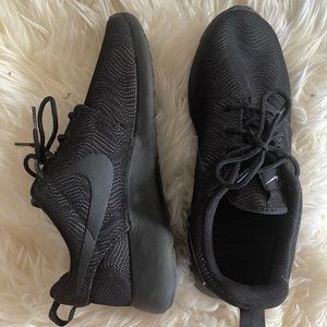 NIKE mesh/flynit running sneaker